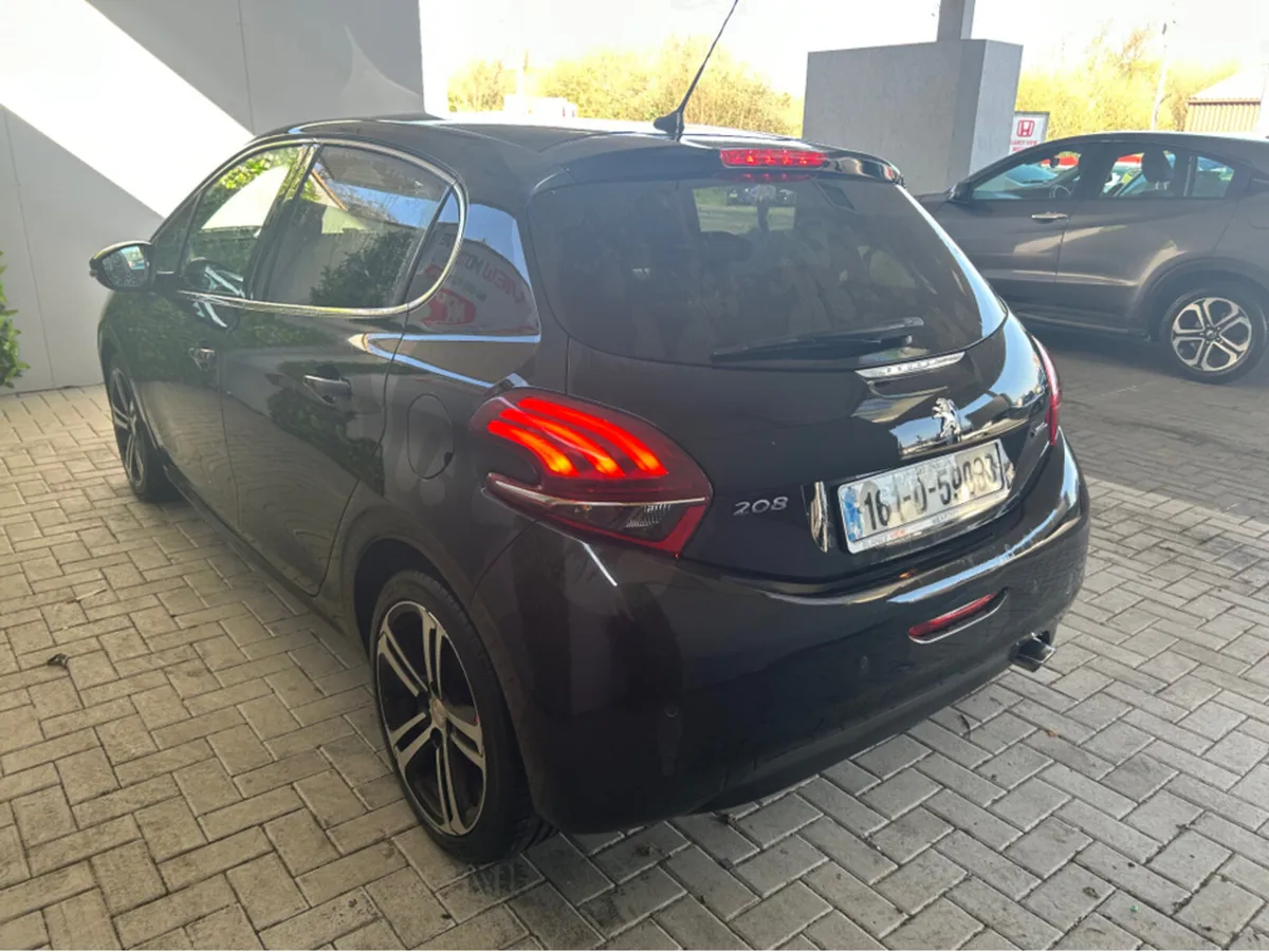 Peugeot 208 1.2 PURE TECH 110 GT LINE 5DR - Image 4