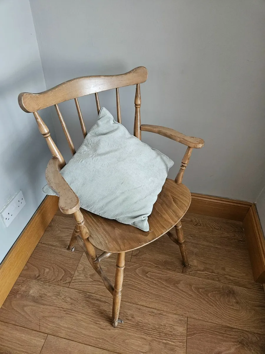 Carver Chair - Image 3