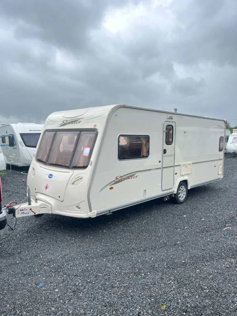 Bailey Senator 4/5 Berth Fixed Bed Caravan - Image 2