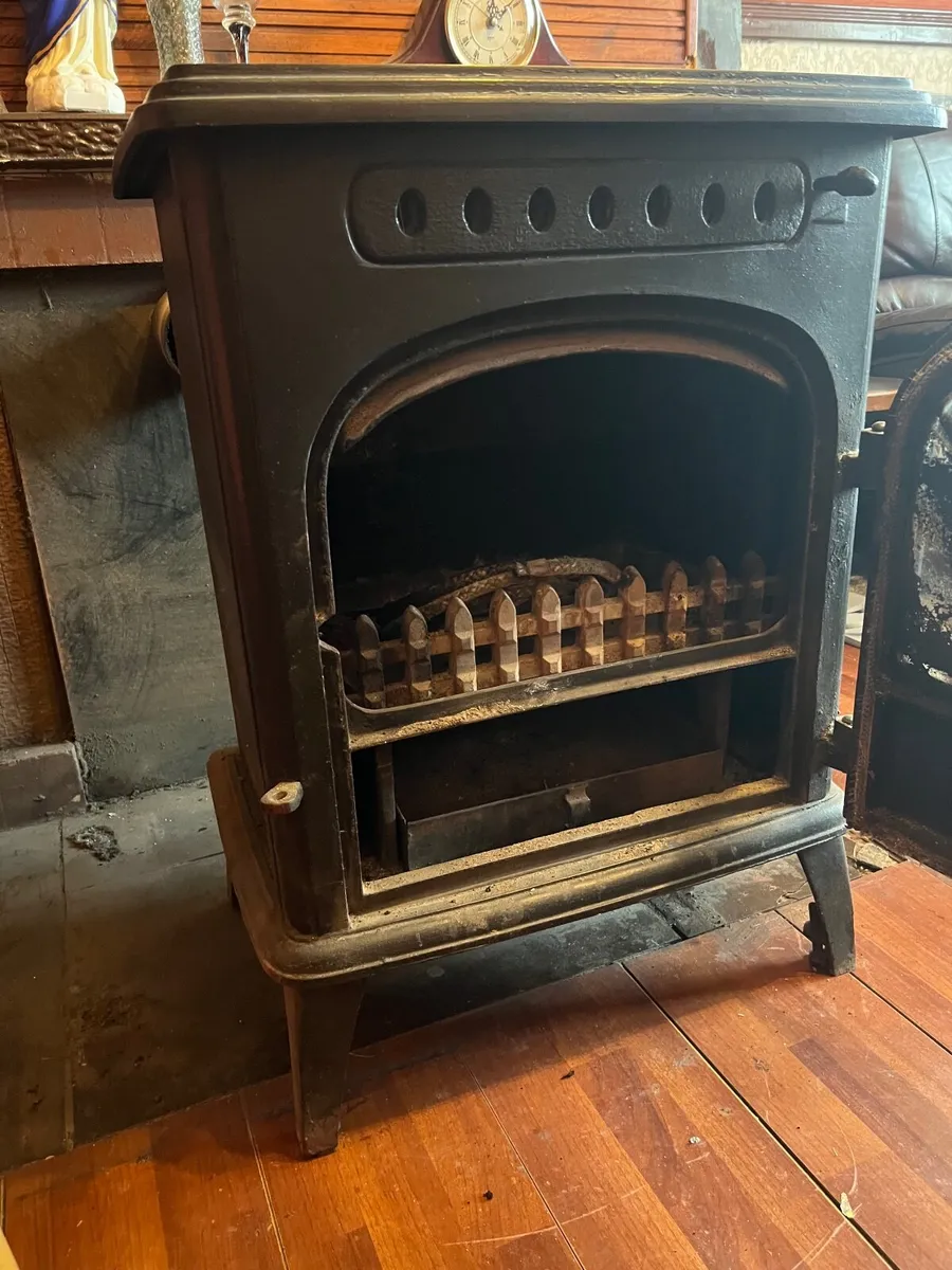 Solid fuel stove - Image 2