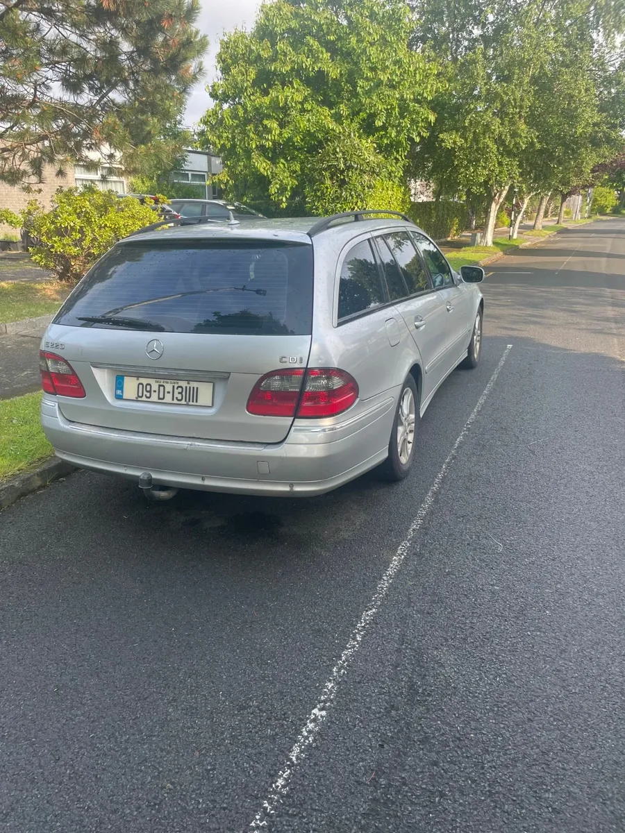 Mercedes-Benz E-Class 2009 - Image 1