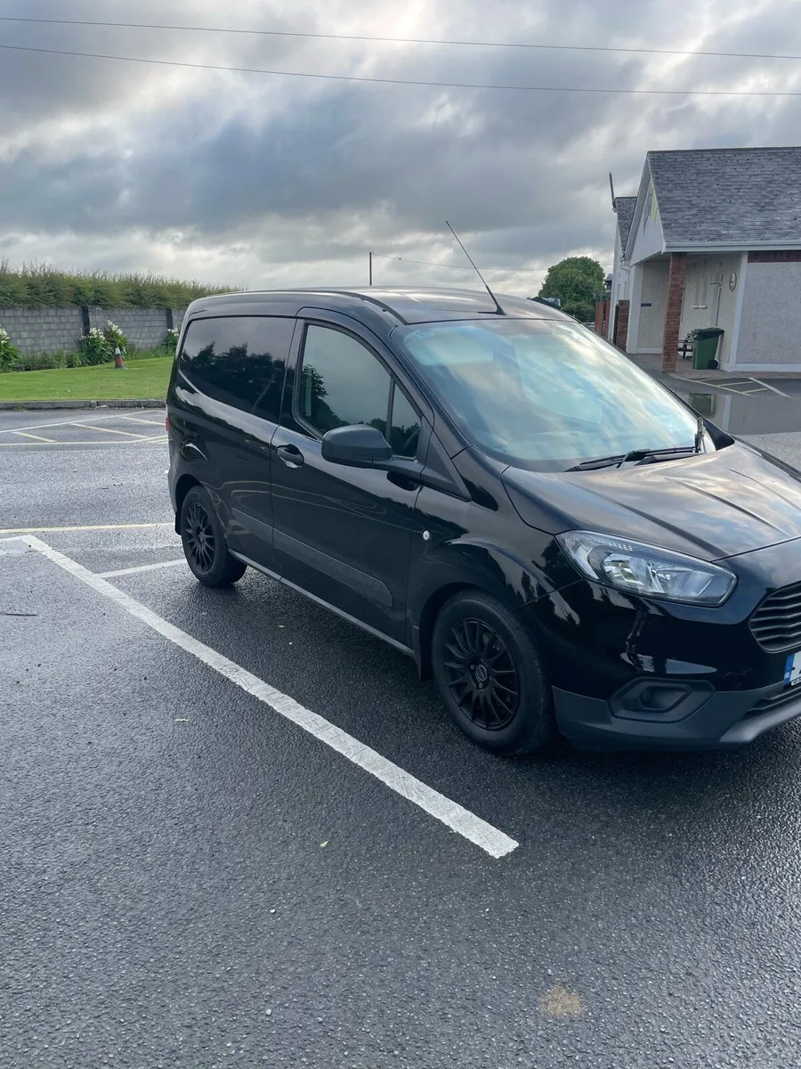 Ford transit courier - Image 4