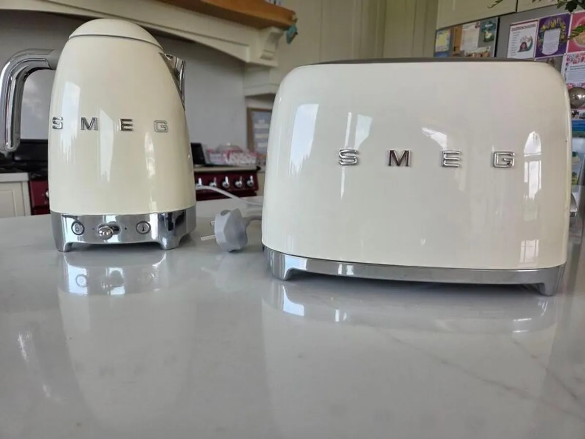 Smeg Kettle and Toaster - Image 1