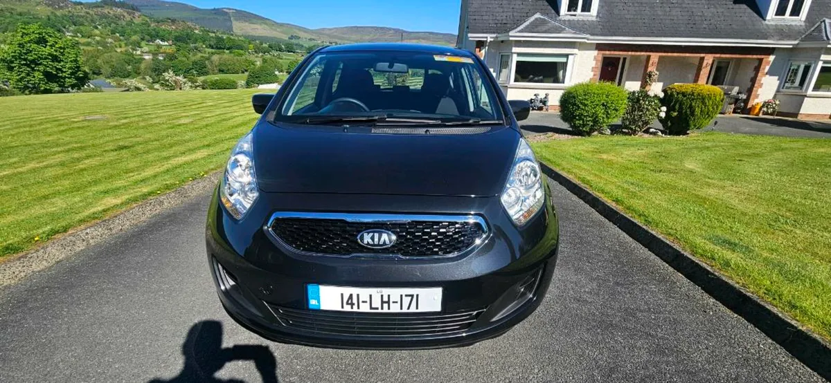Kia Venga VERY LOW KM - Image 2