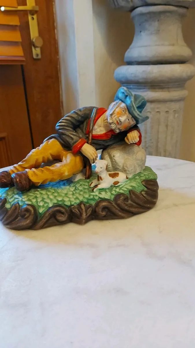 Capodimonte Style [Old Man resting with his dog] - Image 4