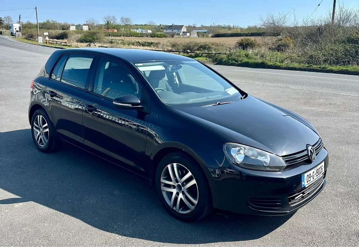 2009 Volkswagen Golf 1.6 TDI - Image 1