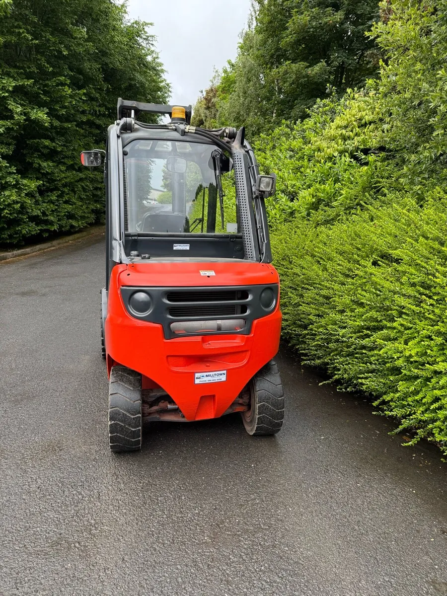 Forklift - Image 2