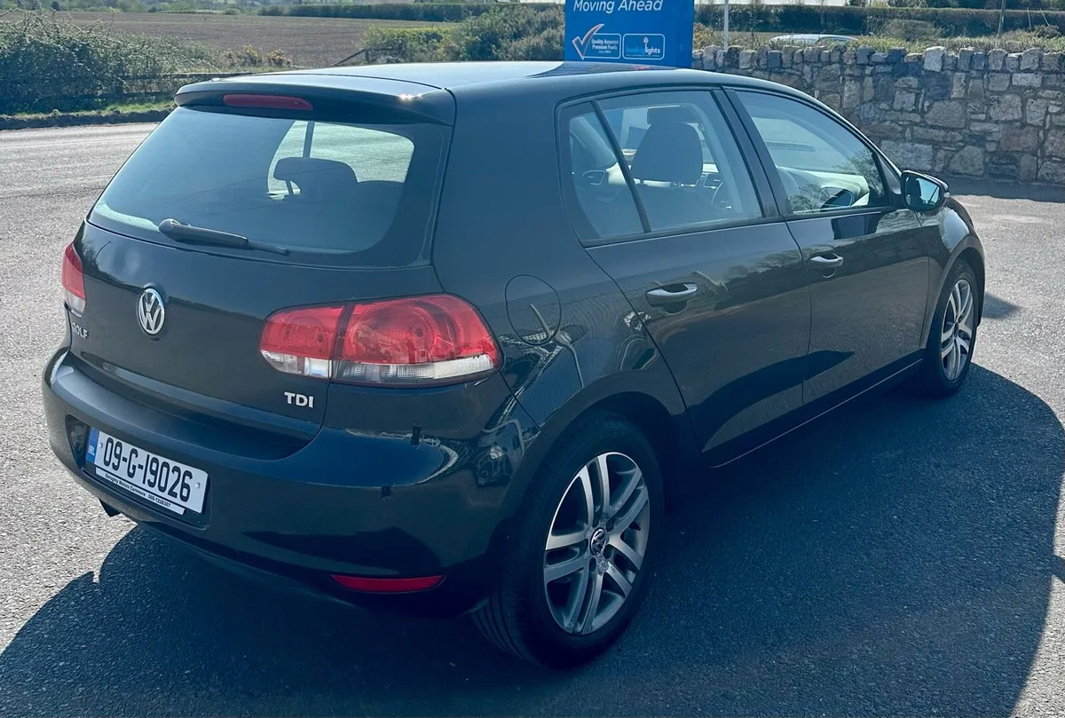 2009 Volkswagen Golf 1.6 TDI - Image 2