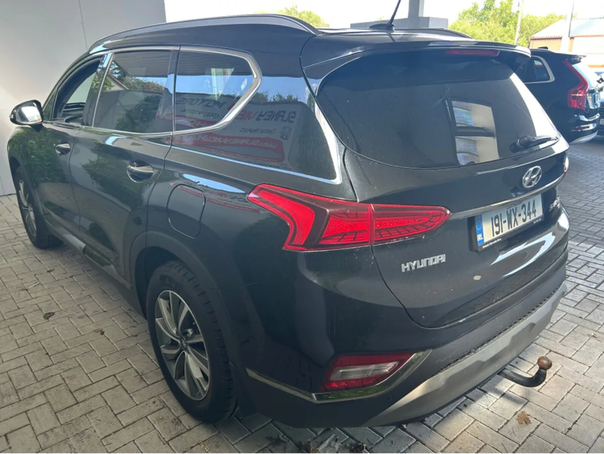 Hyundai Santa Fe 4WD EXECUTIVE PLUS 5DR 7 SEATER - Image 3