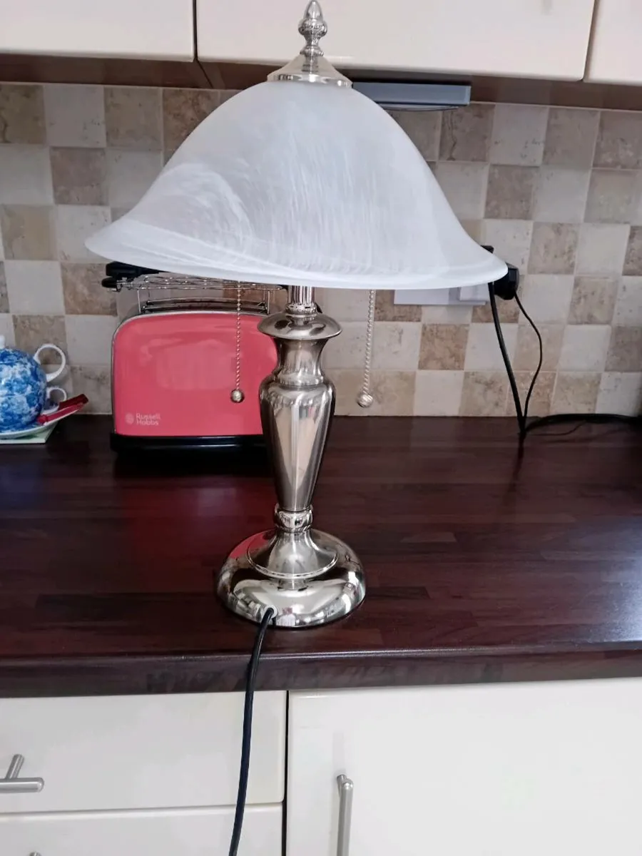 TABLE LAMP - Image 1