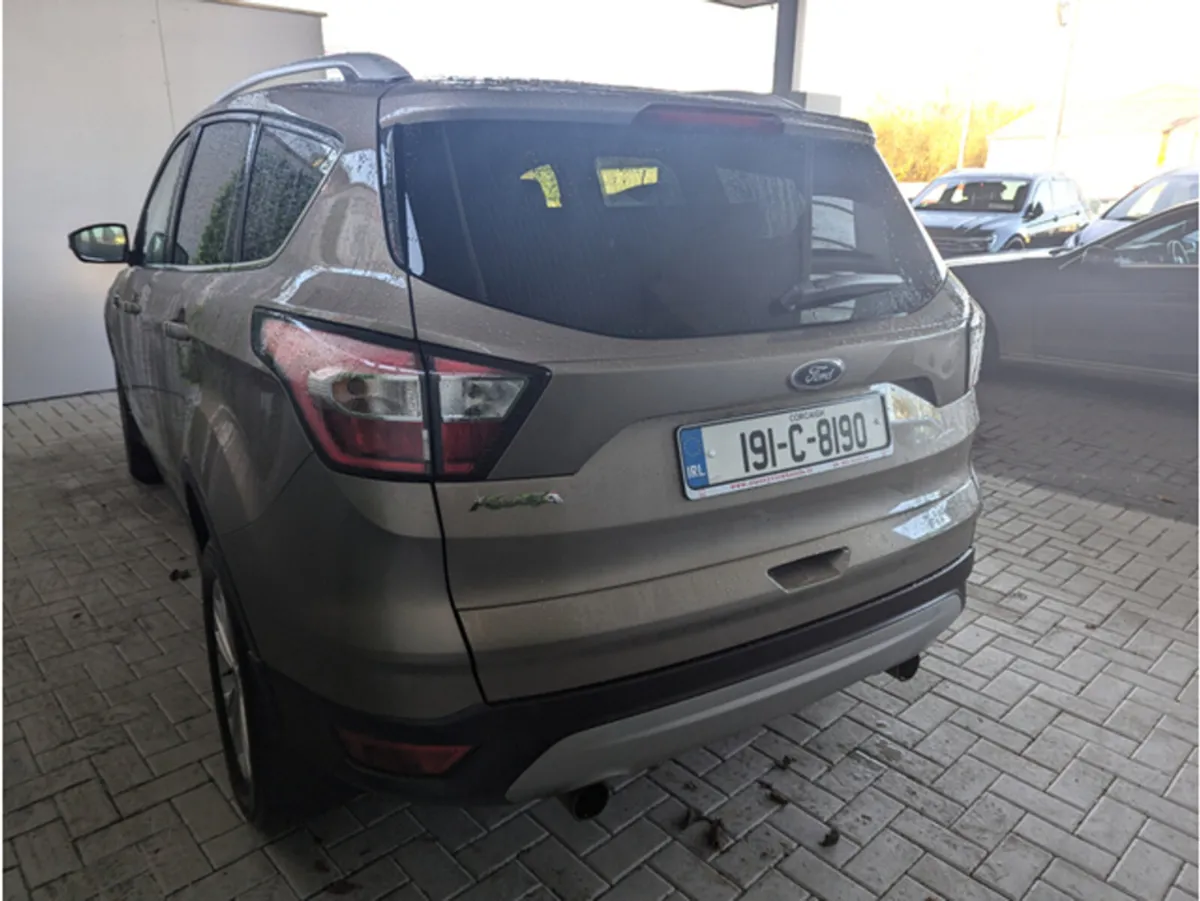Ford Kuga TITANIUM 1.5 TDCI 120PS 4DR MAN - Image 4