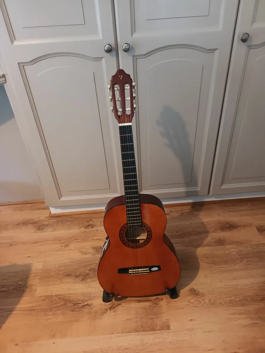 Guitar Valencia Acoustic - Image 2