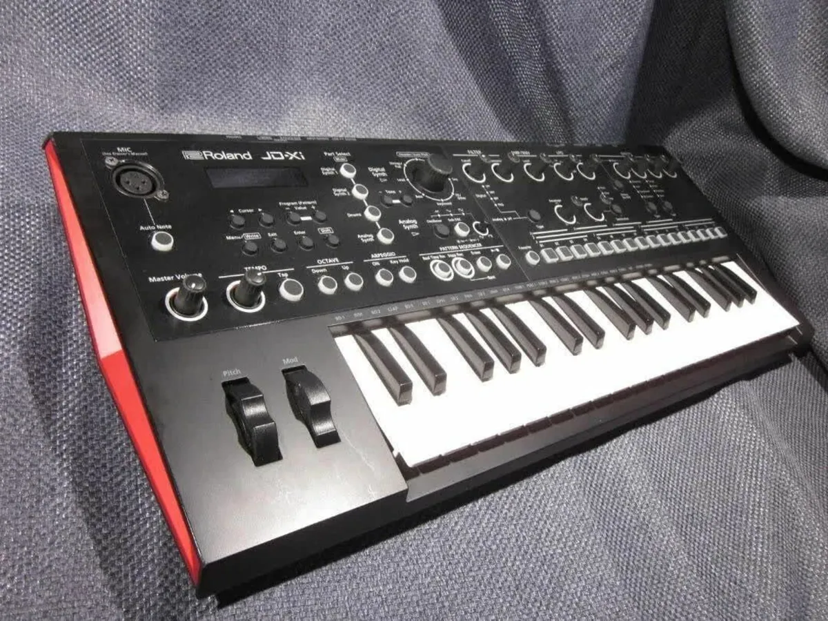 Roland JD-XI synth - Image 1