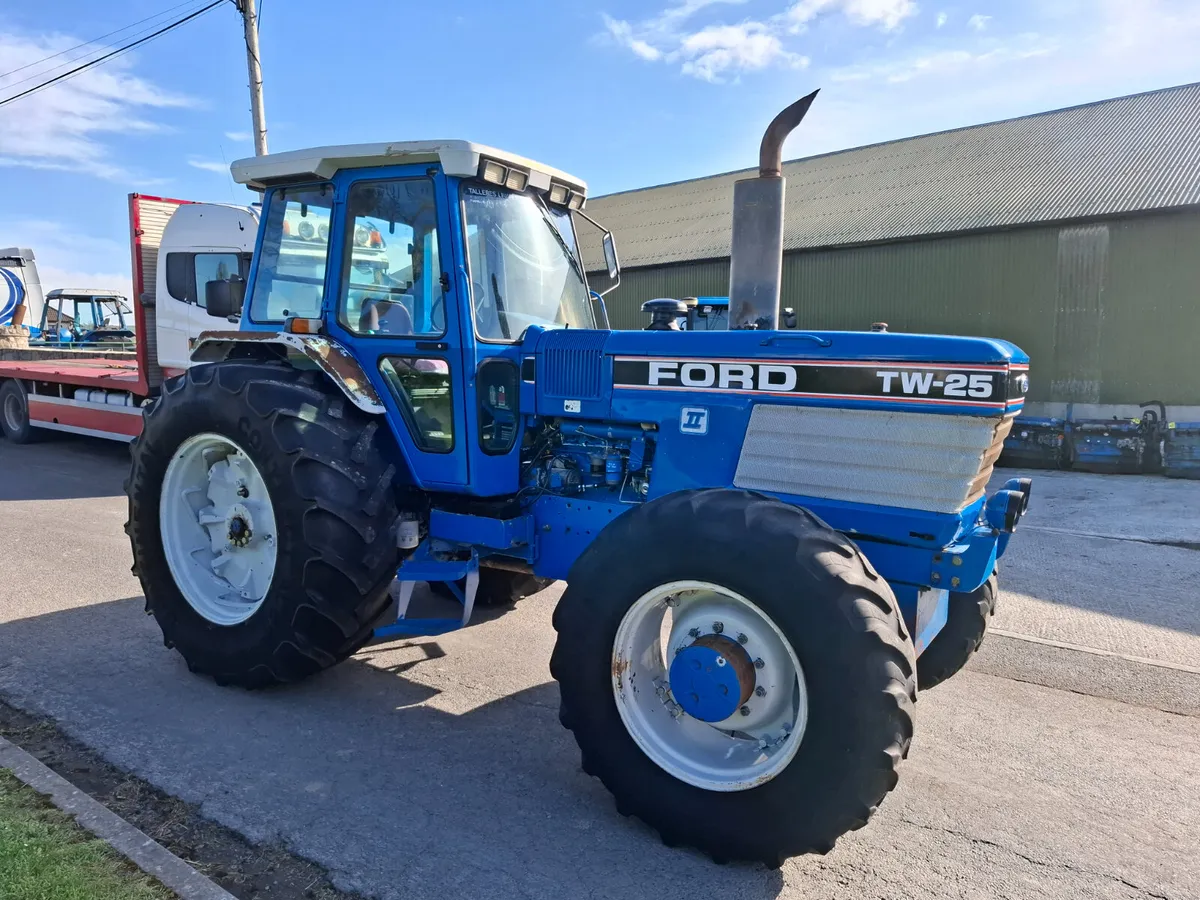 FORD TW25 - Image 1