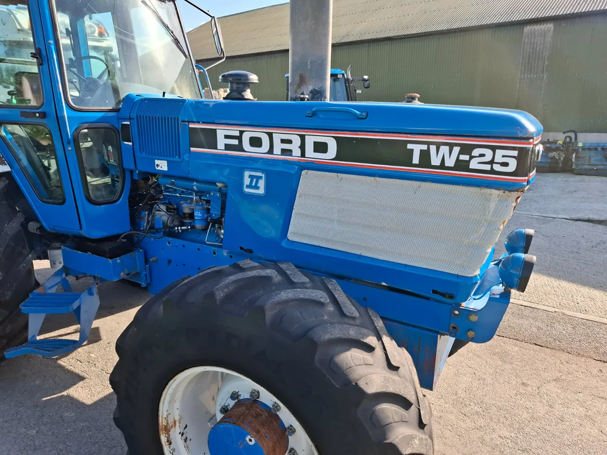 FORD TW25 - Image 3