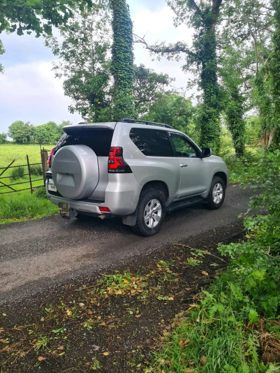 Toyota landcruiser 2.8 swb auto - Image 3