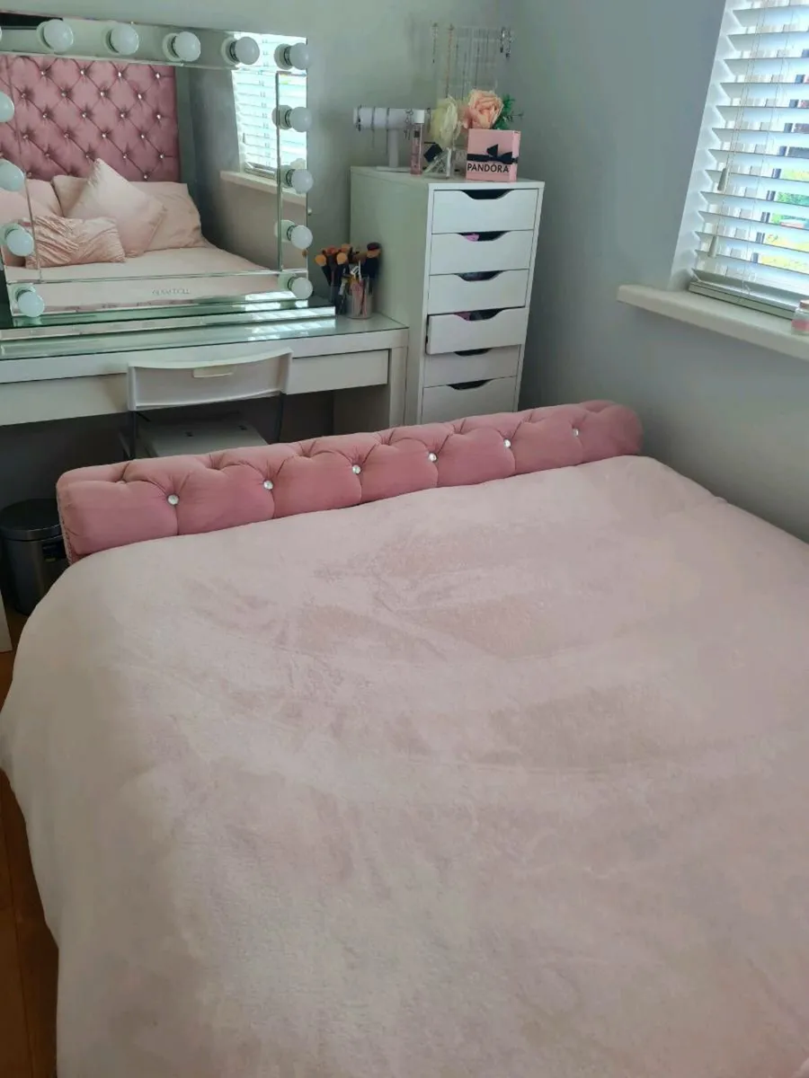 Bed - Image 2