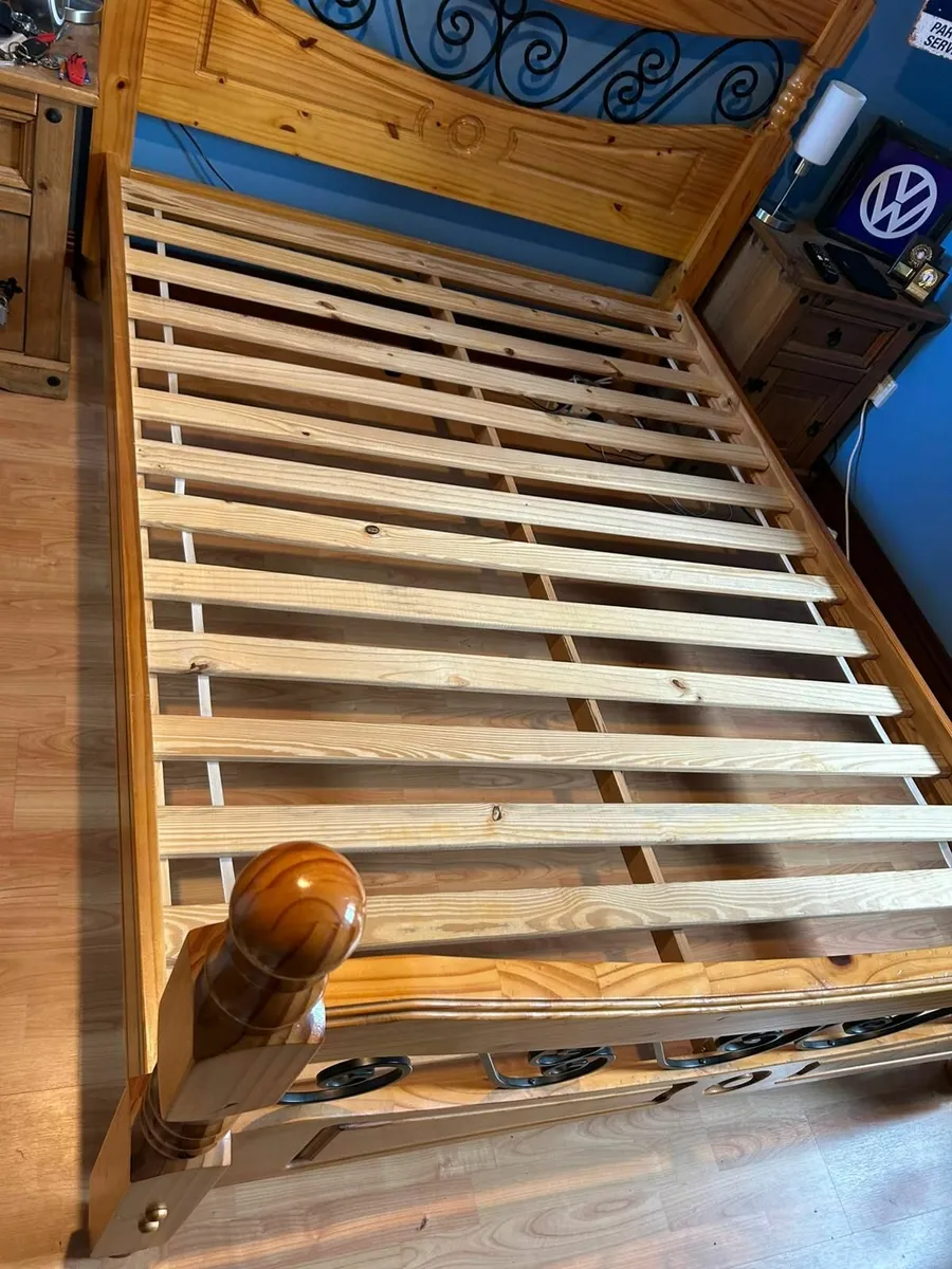 Bed - Image 1