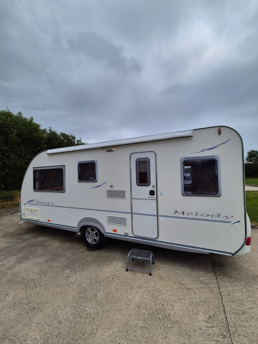 2009 5 breath fleet would caravan with mover - Image 1