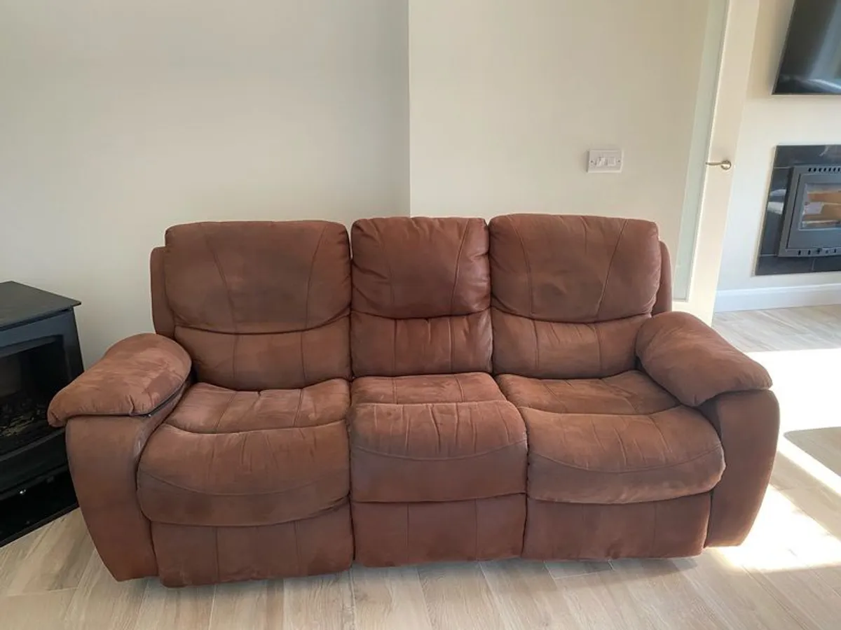 Free 3 seater recliner sofa - Image 1