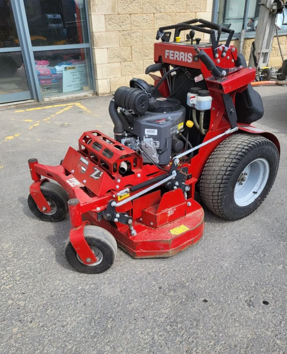 Ferris mower - Image 1