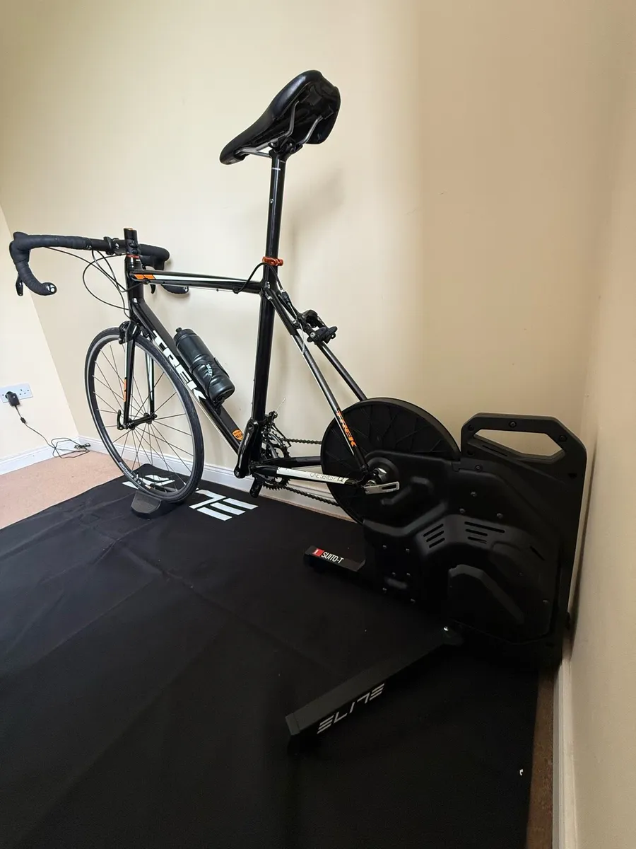 Indoor trainer set up + bike - Image 3