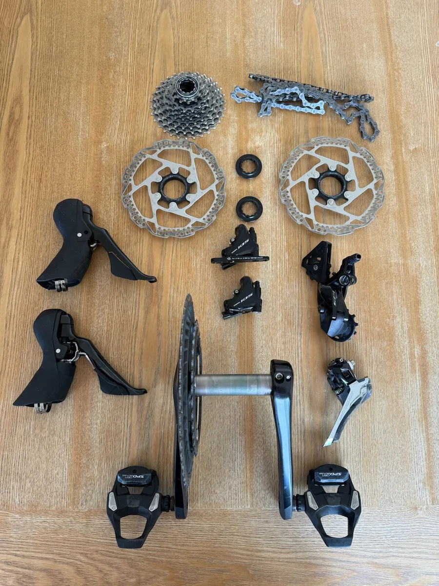 Shimano 105 mechanical groupset - Image 1