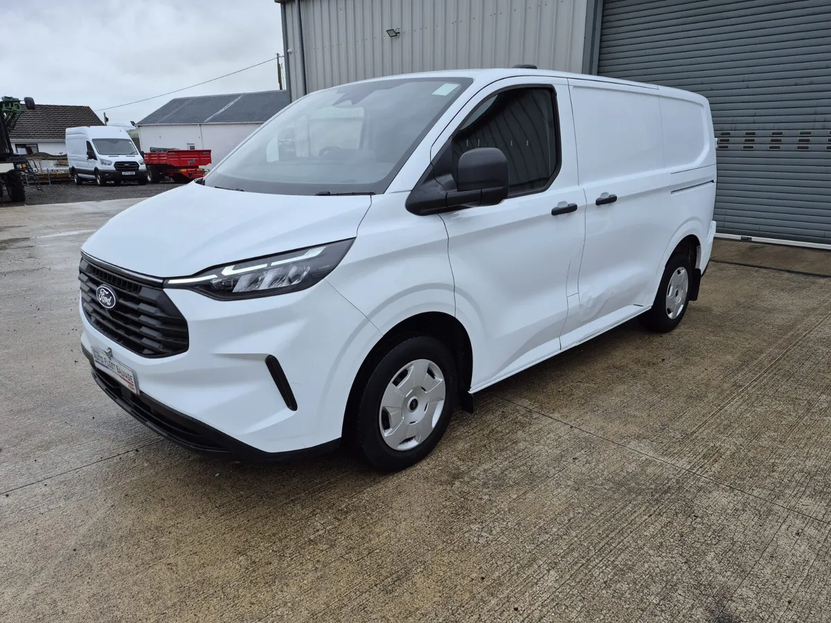 2024 CUSTOM TREND 2.0 TDCI 140 BHP - Image 3