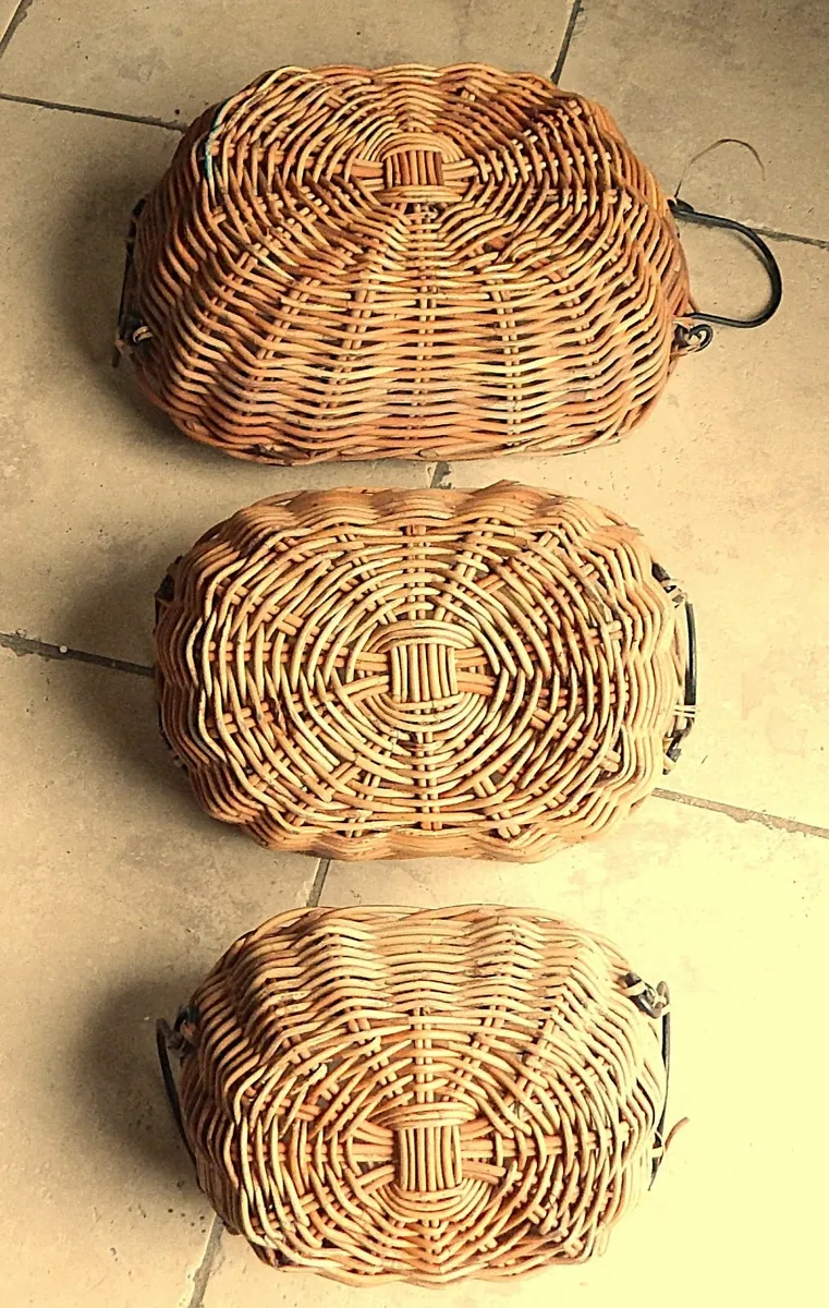 Set of 3 Vintage Wicker Baskets with Metal Handles - Image 4