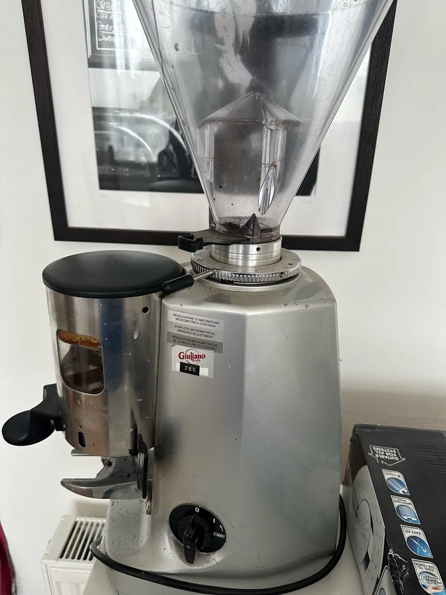 Commercial coffee grounder - Image 1
