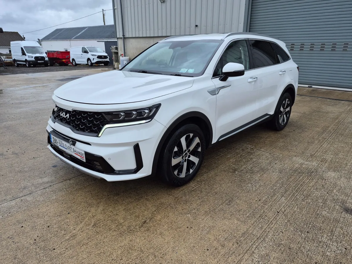 241 KIA SORENTO K3 2.2 CRDI AUTO COMMERCIAL - Image 3