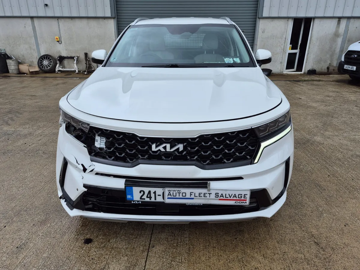 241 KIA SORENTO K3 2.2 CRDI AUTO COMMERCIAL - Image 2