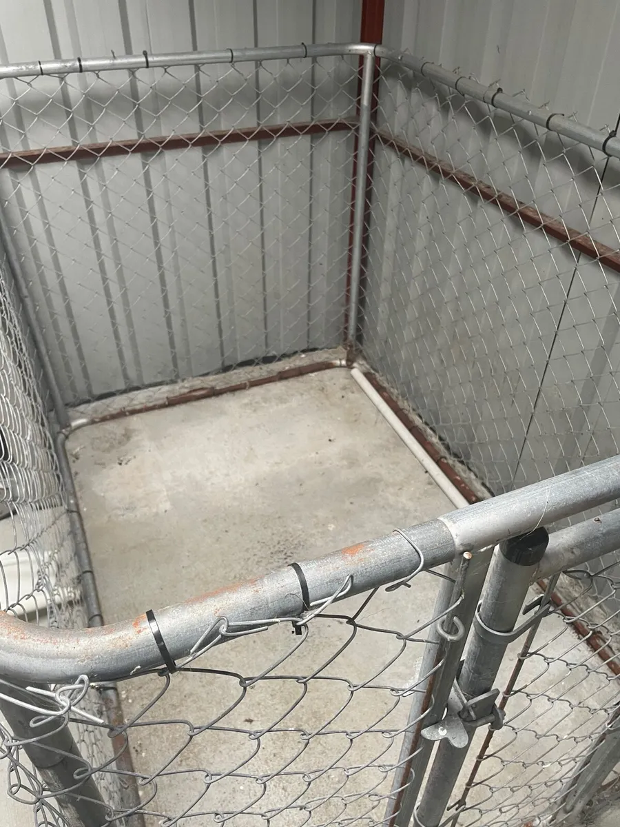 Dog Cage - Image 1