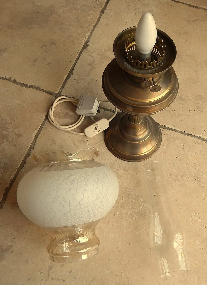 Electric Reproduction of Oil Lamp - Image 3
