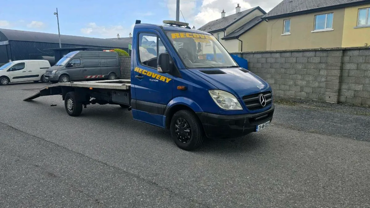 Mercedes Sprinter recovery Truck - Image 1