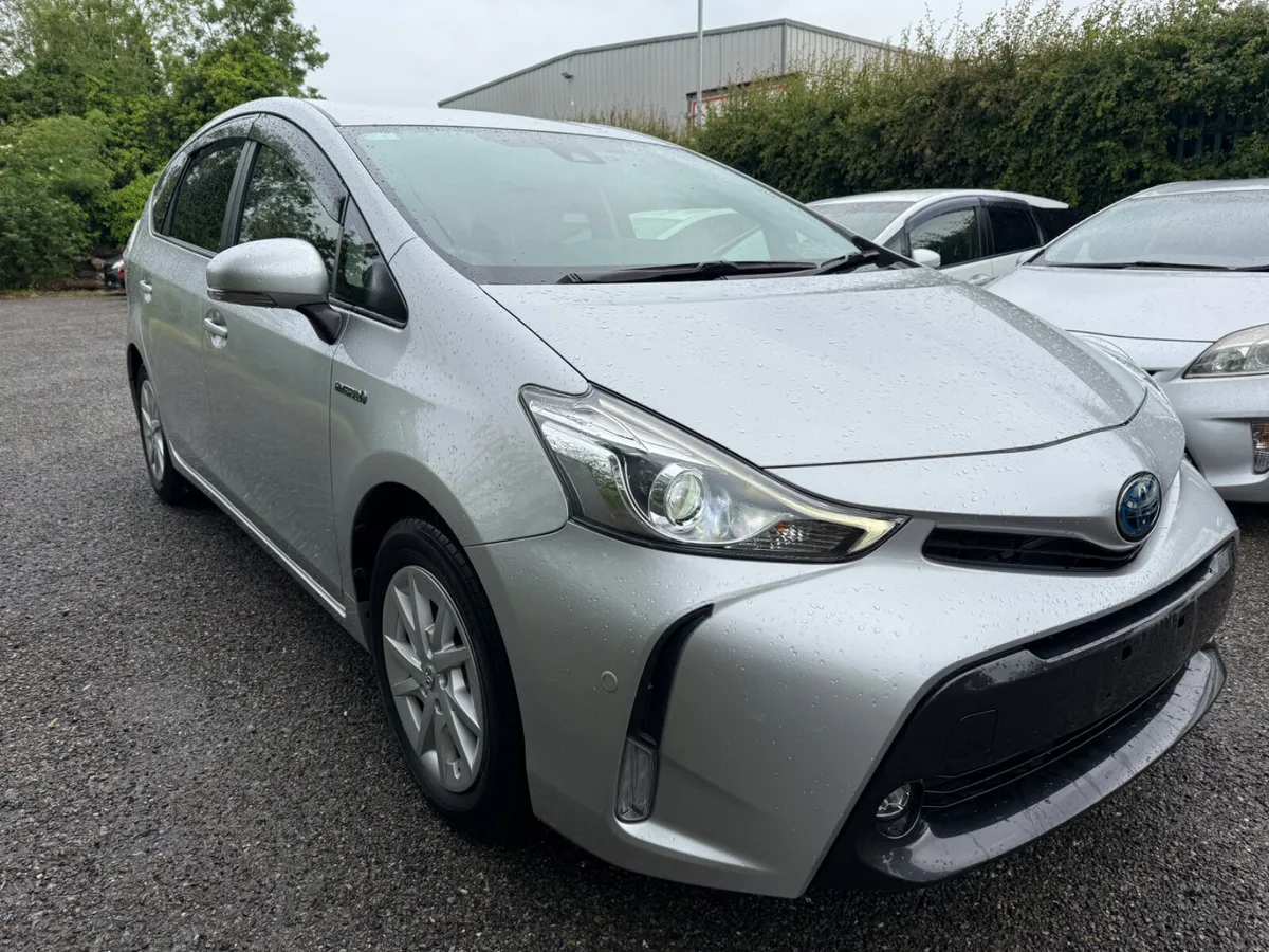 Toyota Prius G-Model 11500km!!! - Image 1