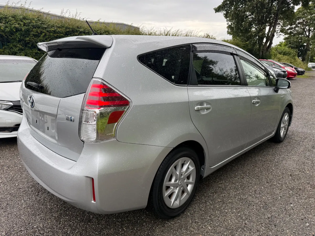 Toyota Prius G-Model 11500km!!! - Image 3