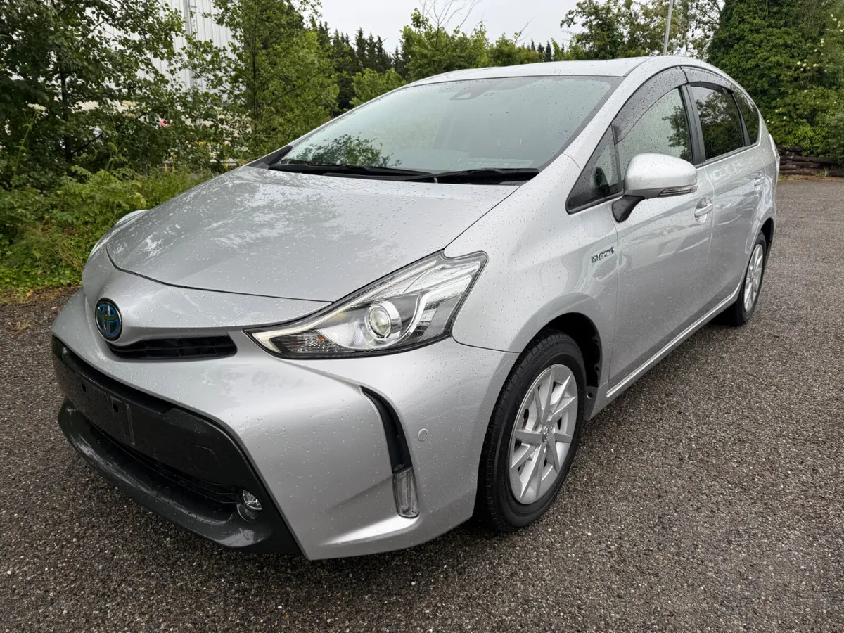 Toyota Prius G-Model 11500km!!! - Image 2