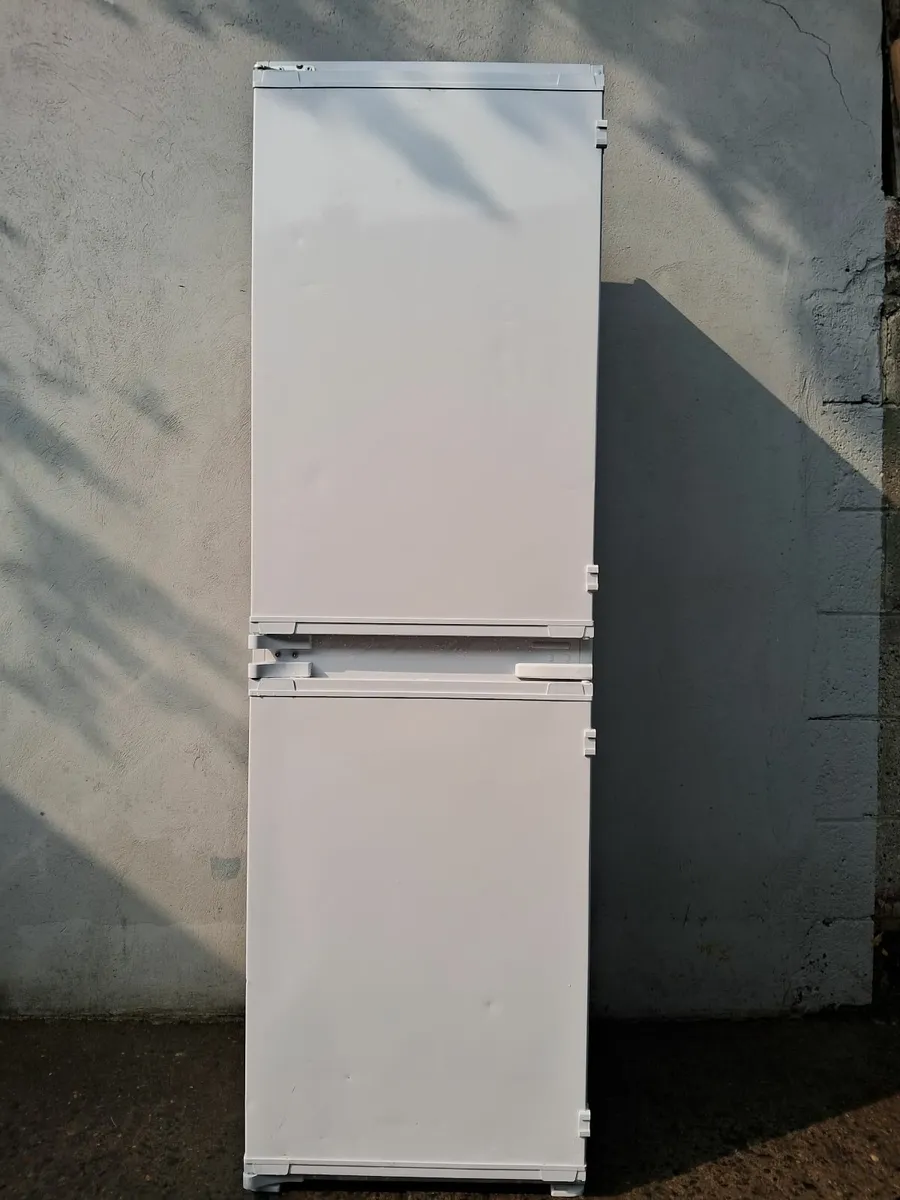 50/50  6 MOUNTH OLD INTEGRETED FRIDGE AND FREEZER - Image 1