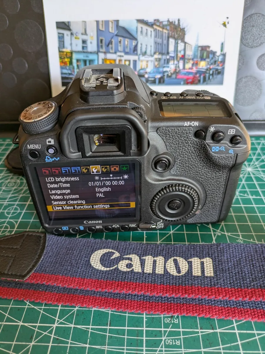 Canon EOS 50D 15MP DSLR  camera body - Image 4