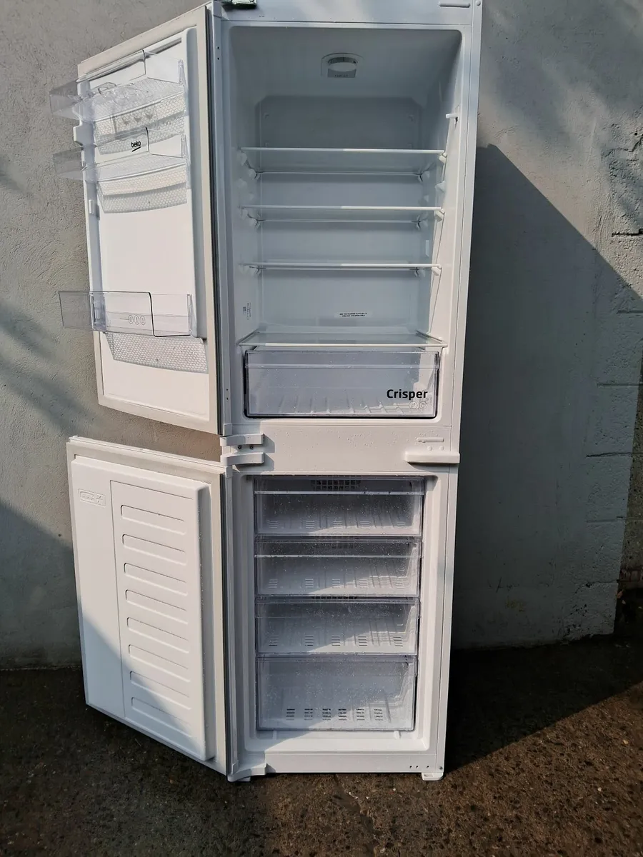 50/50  6 MOUNTH OLD INTEGRETED FRIDGE AND FREEZER - Image 4