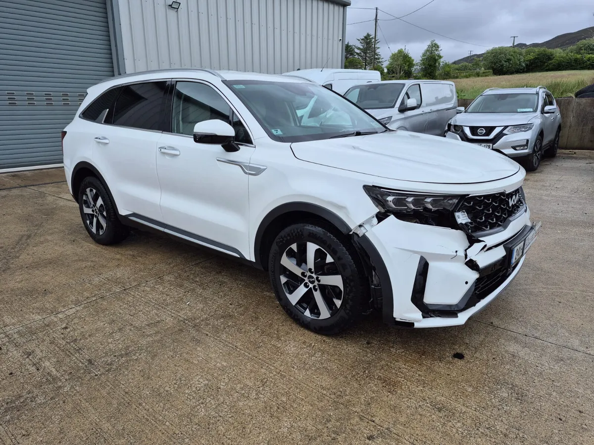 241 KIA SORENTO K3 2.2 CRDI AUTO COMMERCIAL - Image 1