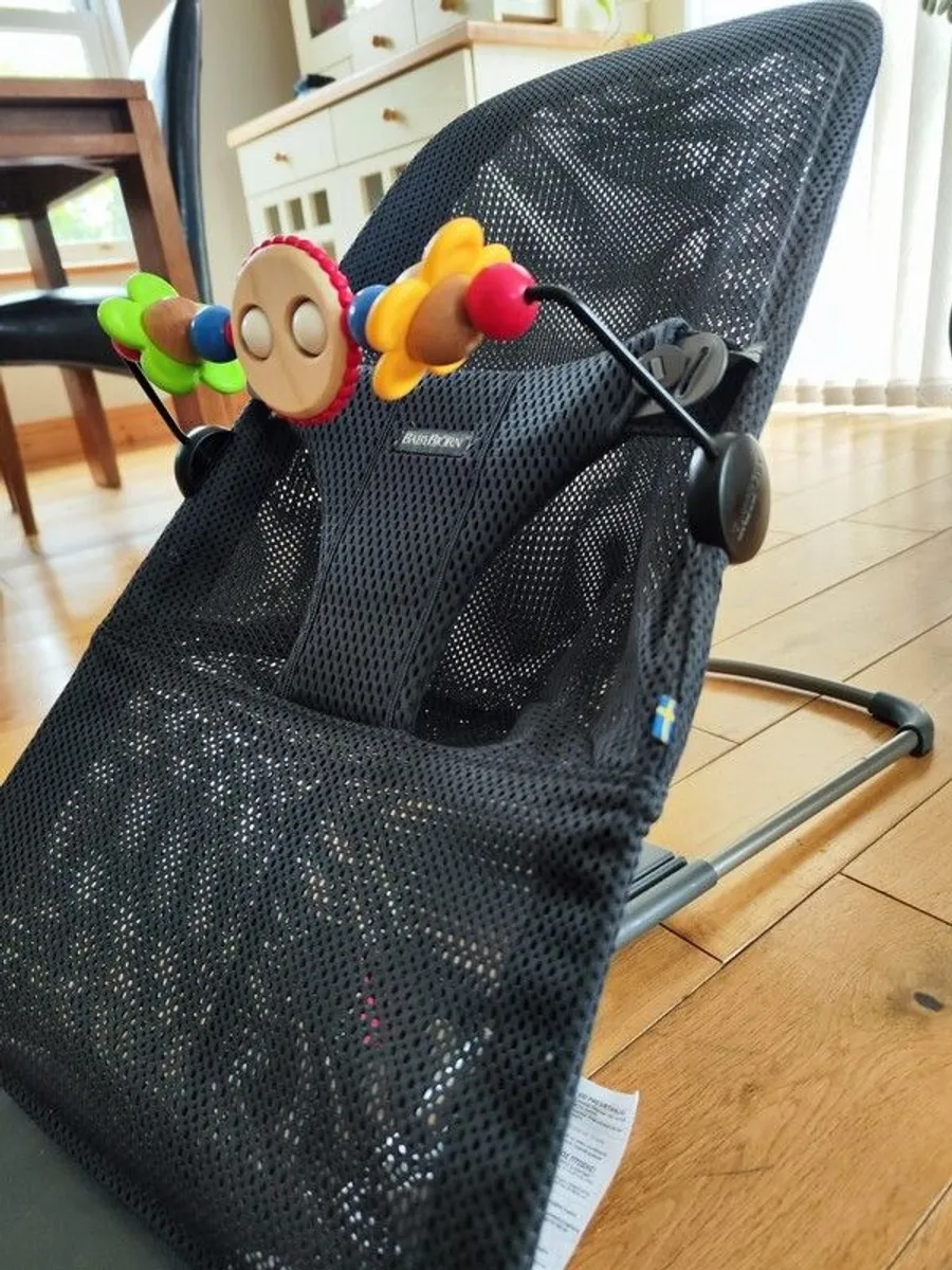 BabyBjorn Bouncer + Original Toy (like new) - Image 2