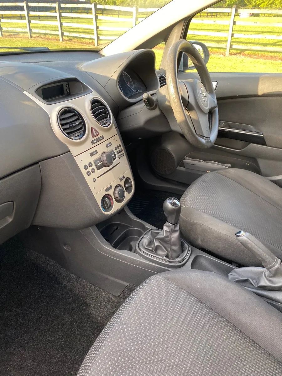Opel Corsa low km and nct - Image 4