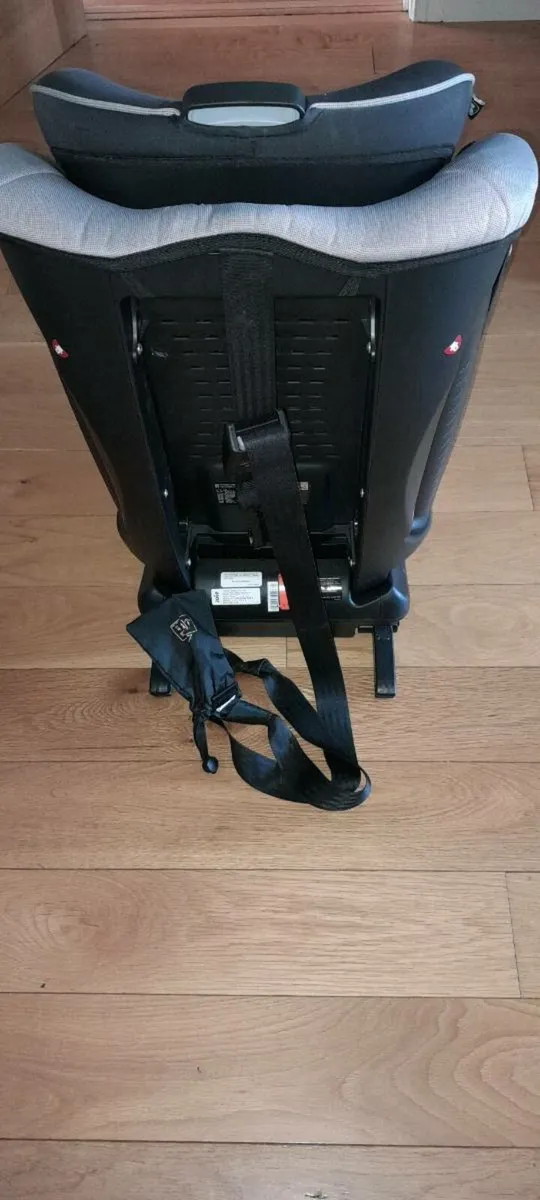 Child Car seat - Image 2