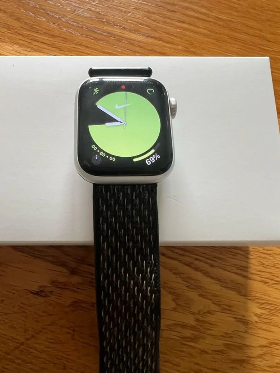 Apple Watch SE 1 40mm 32GB - Image 2