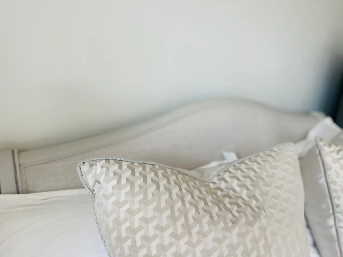 Stunning Double Bed - Image 2