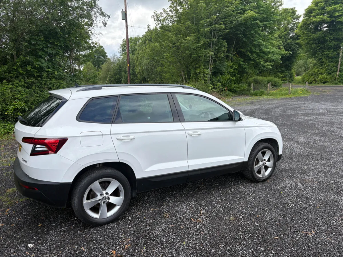 Skoda Karoq 2018 - Image 2