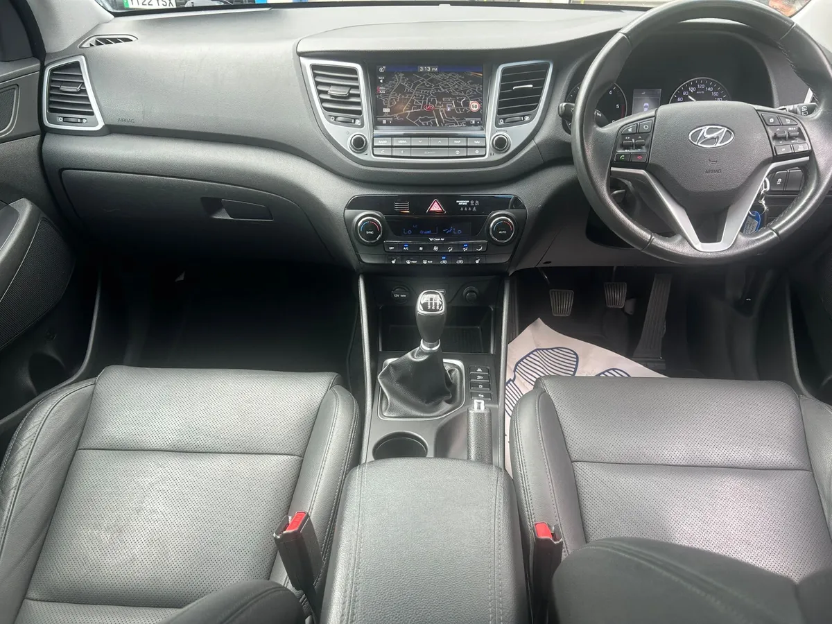 2017 HYUNDAI TUSCON 1.7d EXECUTIVE LEATHER - Image 2