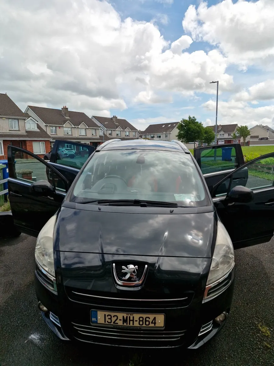 Peugeot 5008 2013 - Image 1